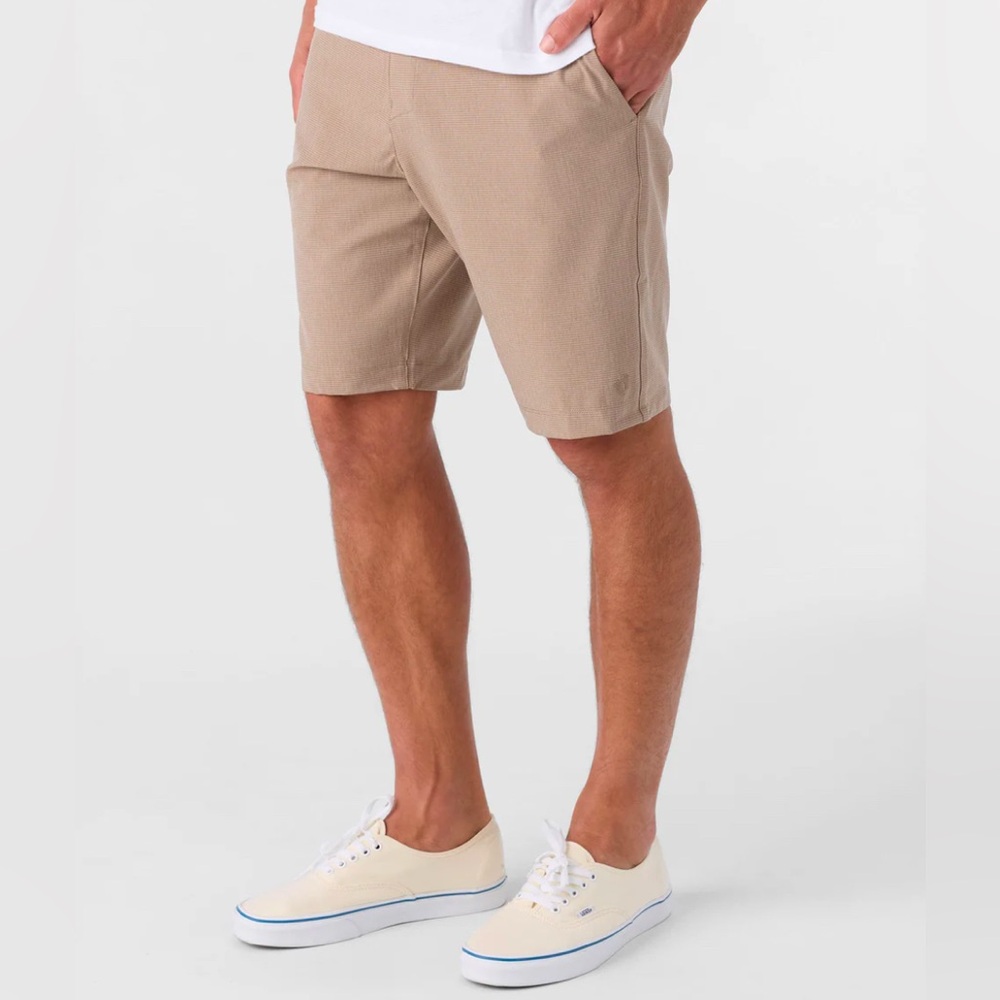 NWOT Mens Hang Ten Everyday 20” Hybrid Shorts - Tan